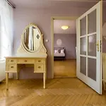 Appartement Kajovska 63